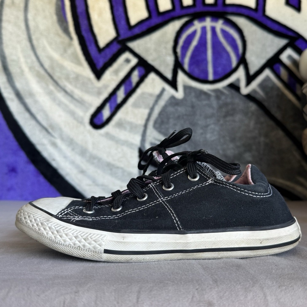 Size‎ 4 - Converse Hello Kitty Chuck Taylor All Star Madison Ox Low Top Junior